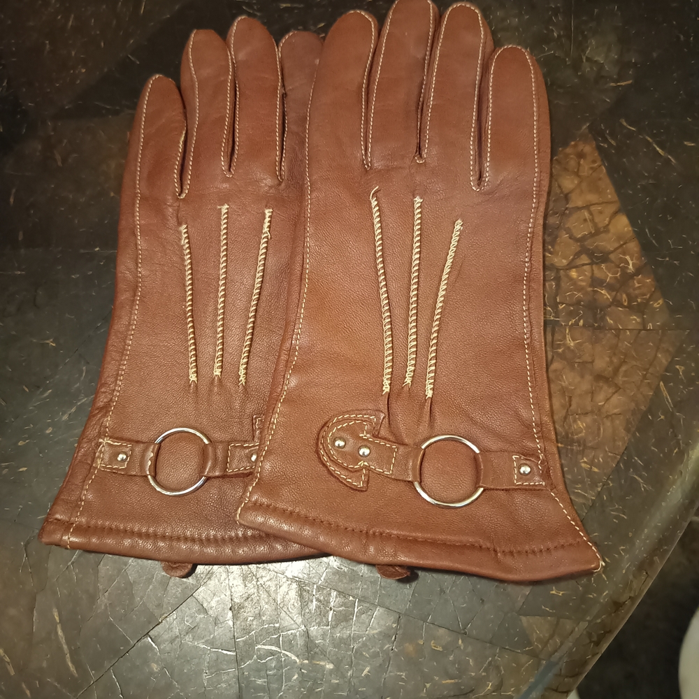 Brown Leather Gloves with Buckle Detail